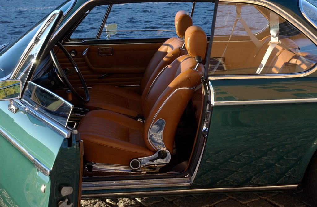 Alfa Bil & Båt Sadelmakeri - Inredning - Bilinredning - Specialtillverkad - BMW 2800 CS - 1970